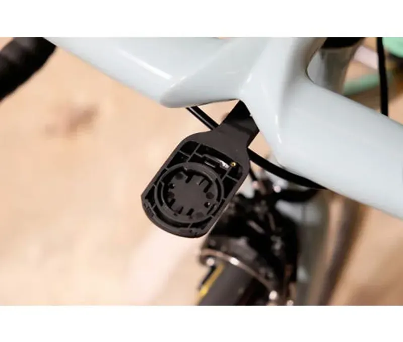 Wahoo Elemnt Bolt Two Bolt Out Front Mount in Black-1