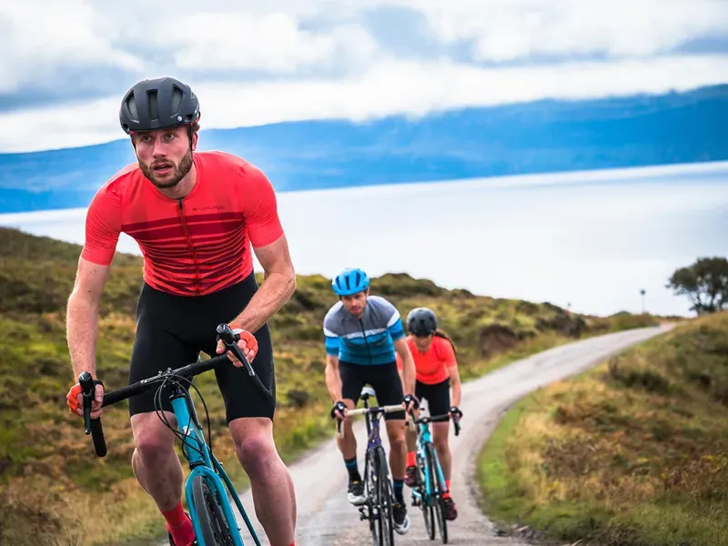 Endura Pro SL Road Helmet in Black-1