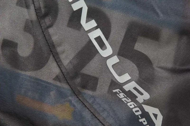 Endura FS260 Pro Adrenaline Race Cape in Black-6