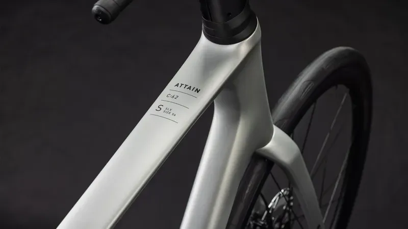 Cube Attain C:62 SLX Road Bike In Sleek Grey/Prism-2