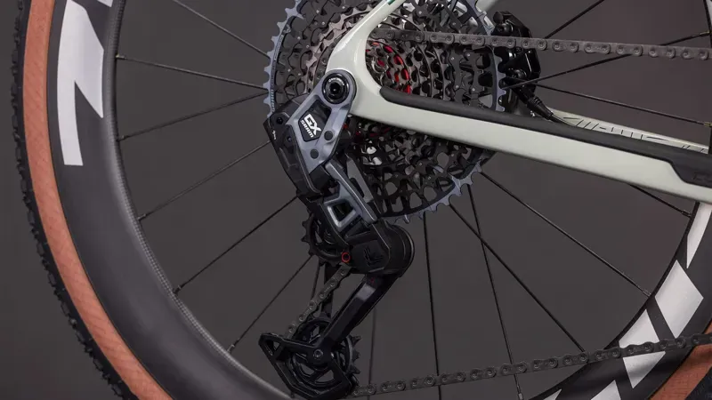 Cube Nuroad C:62 SLX Gravel Bike in Reed Beige/Chrome-6