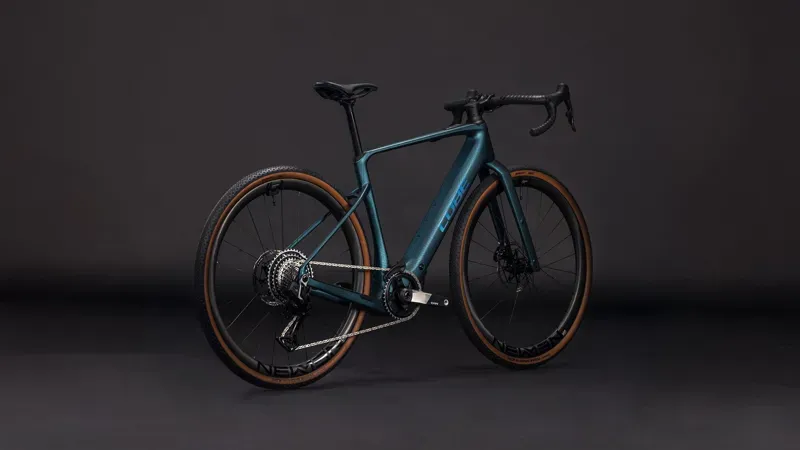 Cube Nuroad Hybrid C62 SLT 400Wh E-Gravel Bike in Royal Green/Crisscross - 2026-1