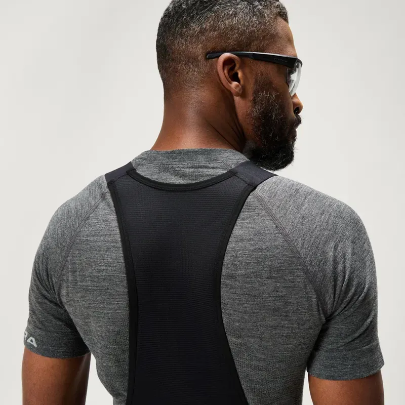 Endura Men's Loop Bibshort in Black-4