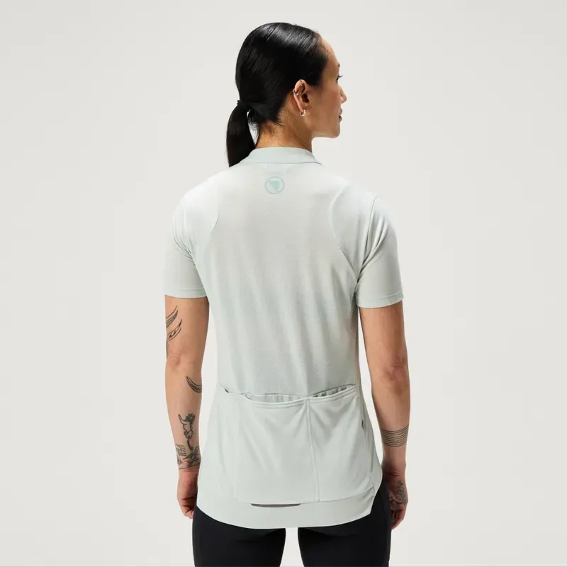 Endura Women's Loop S/S Zipped Jersey in Mains Grey-6