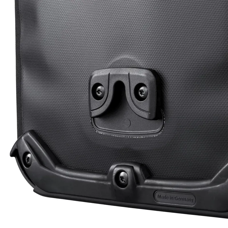 Ortlieb Sport-Roller Free Pannier 14.5-litre in Black-6