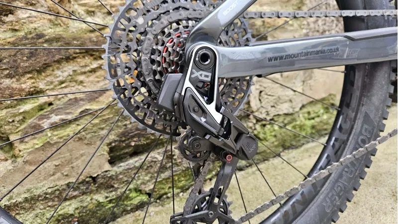 Trek Rail 9.8 XT 29er Carbon e-MTB in Red Smoke/Lithium Grey XL + InvisiFRAME - Second Hand-1