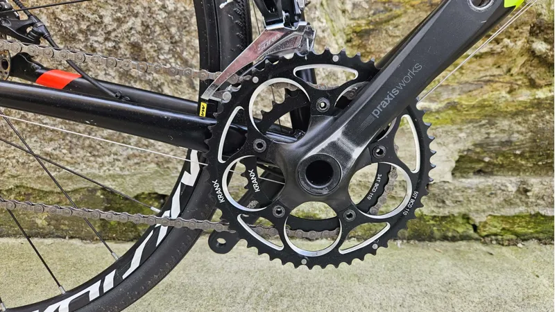 Specialized Diverge Sport A1 CEN Gravel Bike 58cm in Satin Black/Rocket Red 2017 - Second hand-1