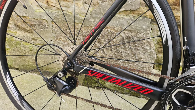 Specialized Tarmac Sport Road Bike 58CM 2016 in Satin Black/White/Red - Second Hand-2