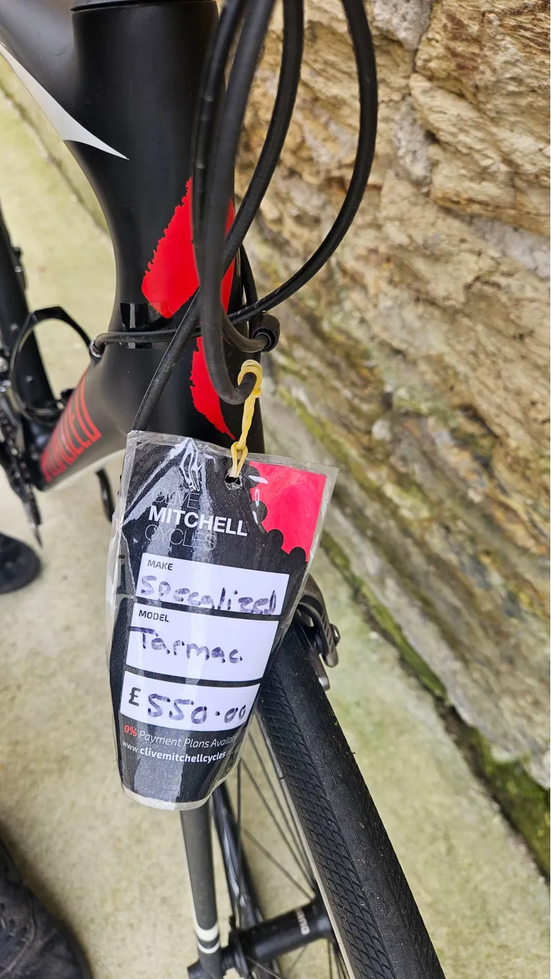 Specialized Tarmac Sport Road Bike 58CM 2016 in Satin Black/White/Red - Second Hand-3