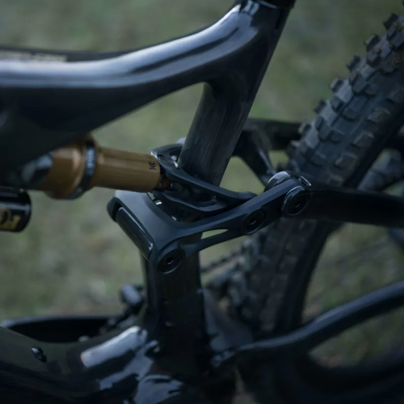 Amflow PL Carbon Pro 800Wh Full Suspension Cosmic Black eMTB 2025-3