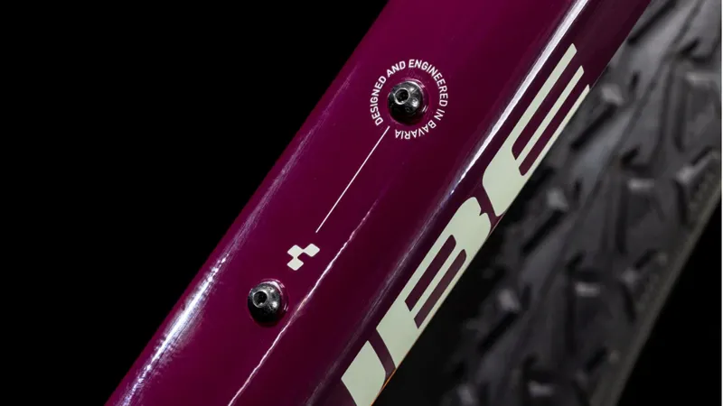 Cube Nature One Hybrid Bike in Amarone/Lunar-3