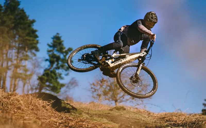 Whyte Kado Electric Mountain Bike in Dune Tan Yellow / Black-7