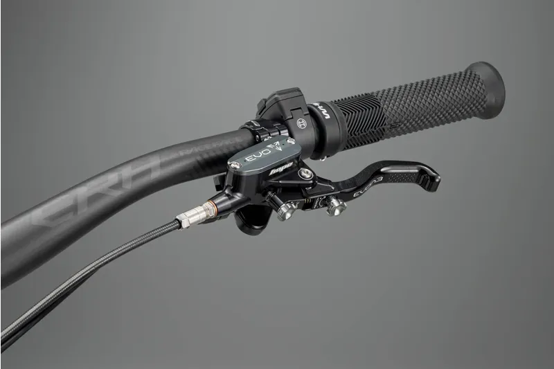 Whyte Kado Works Electric MTB in Gunmetal Black-1