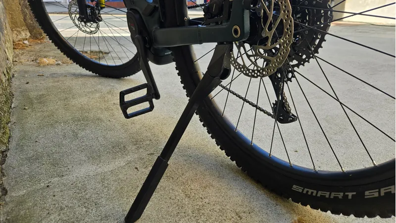 Cube Reaction One 600Wh Electric MTB in Blue with mudguards kickstand lock and Bosch cycle computer - Second Hand-3