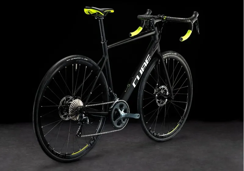 Cube Attain Race Road Bike in Black/White-1