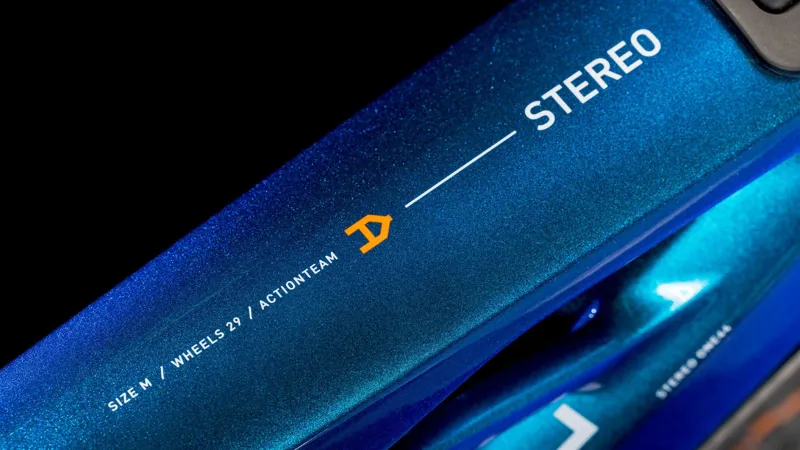 Cube Stereo Hybrid One44 HPC AT eMountain Bike in Actionteam-2