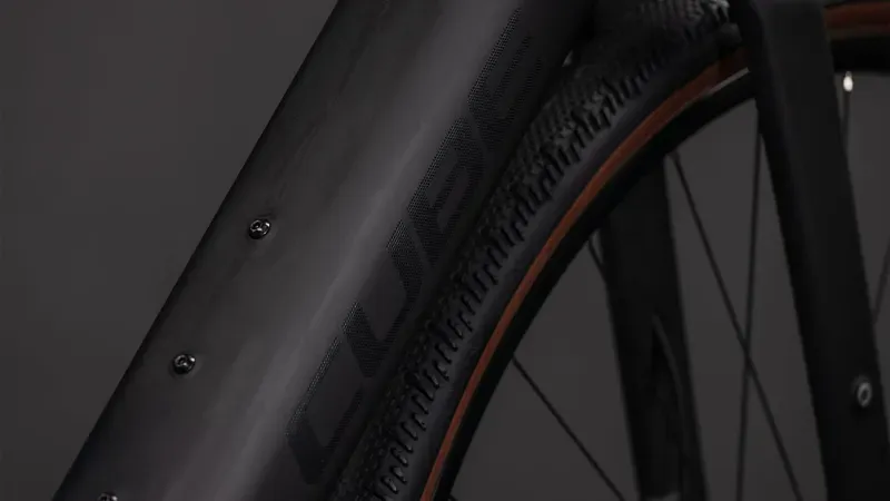 Cube Nuroad Hybrid C62 EXC 400x Gravel Bike in Blackline-3