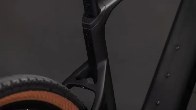 Cube Nuroad Hybrid C62 EXC 400x Gravel Bike in Blackline-4