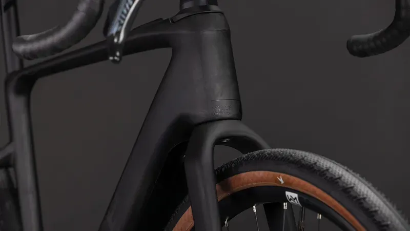 Cube Nuroad Hybrid C62 EXC 400x Gravel Bike in Blackline-6